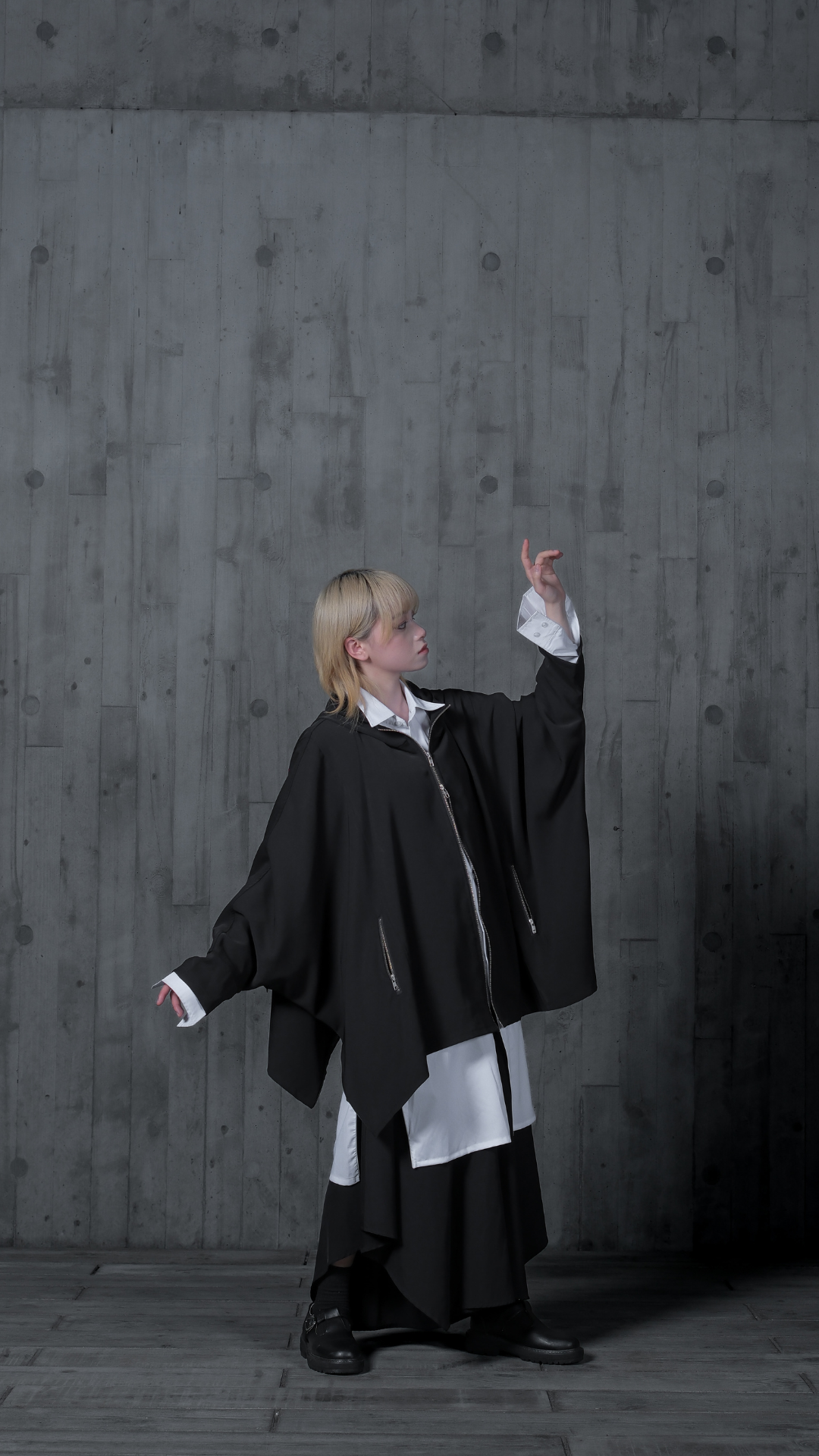 HY015-紅線披風外套 Pre-Order