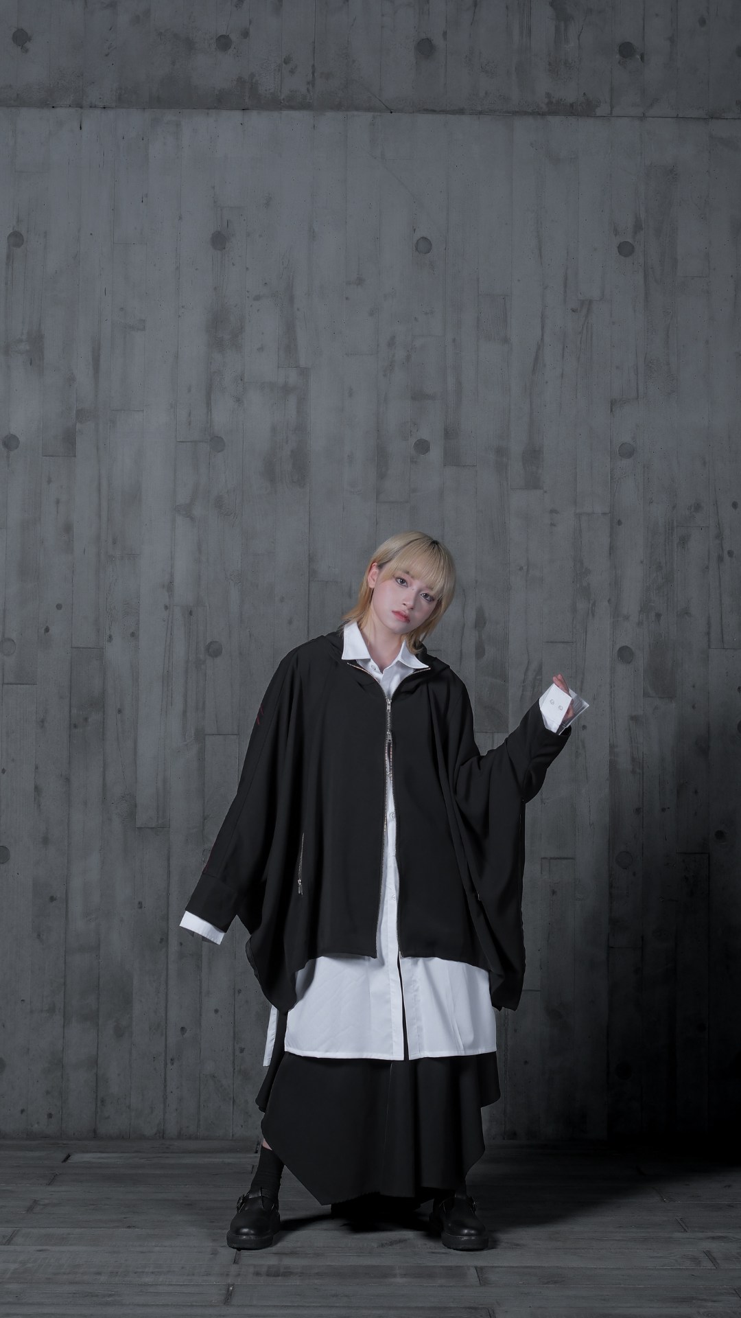 HY015-紅線披風外套 Pre-Order