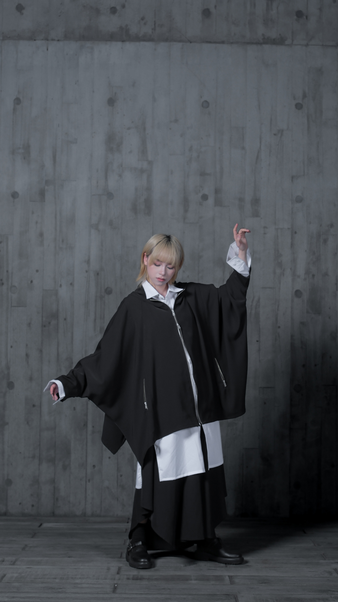 HY015-紅線披風外套 Pre-Order