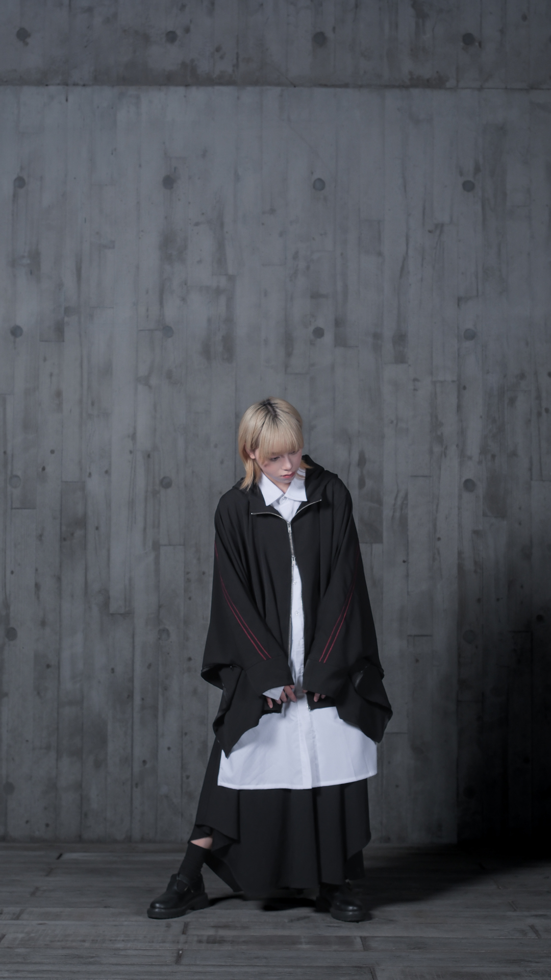 HY015-紅線披風外套 Pre-Order