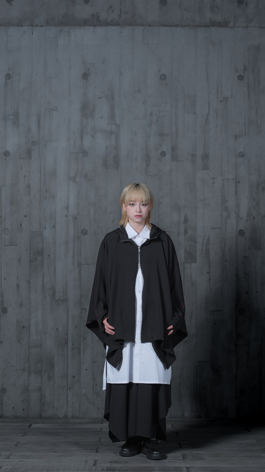 HY015-紅線披風外套 Pre-Order